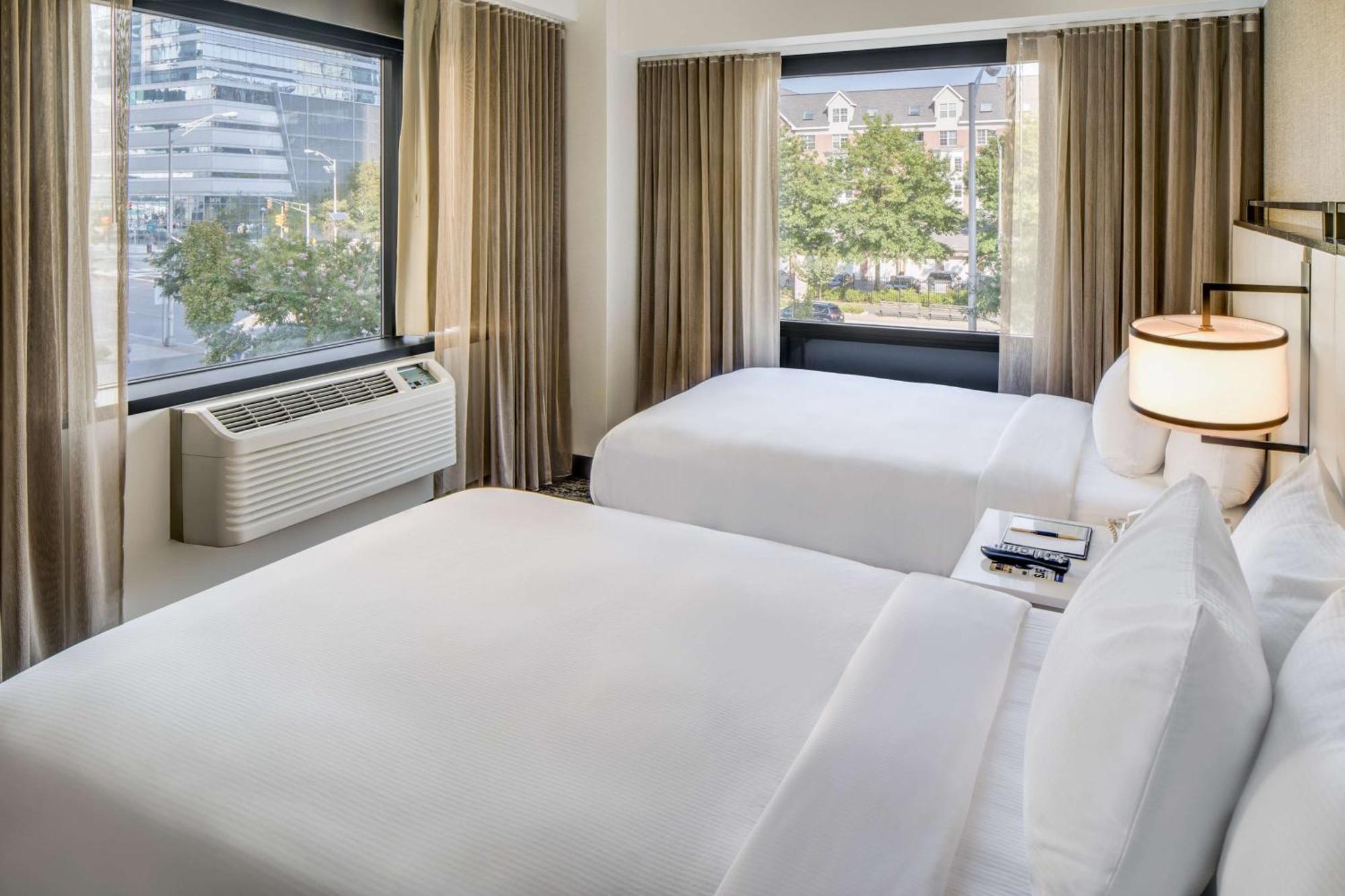 Doubletree By Hilton Hotel & Suites Τζέρσεϊ Εξωτερικό φωτογραφία