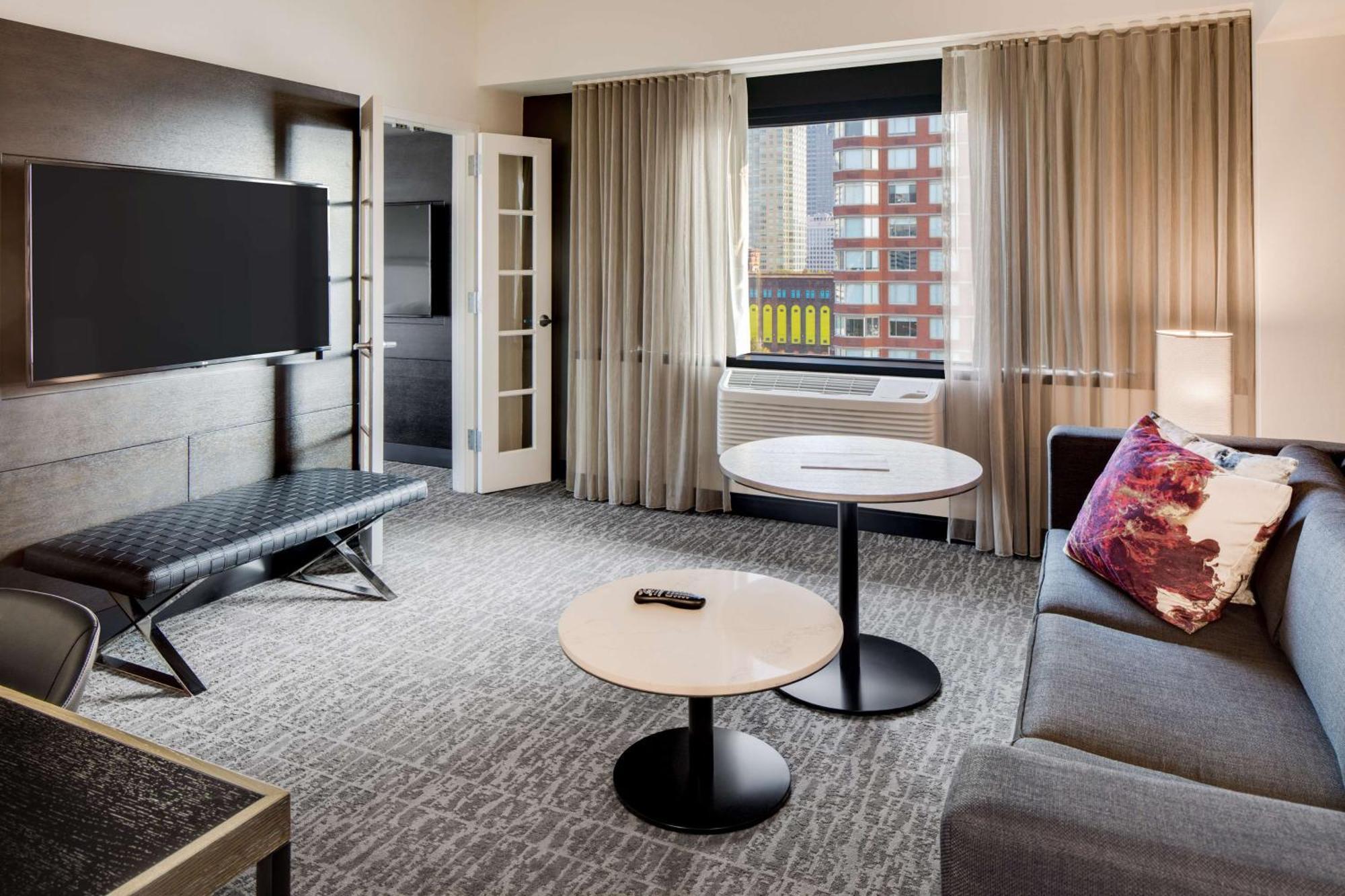 Doubletree By Hilton Hotel & Suites Τζέρσεϊ Εξωτερικό φωτογραφία