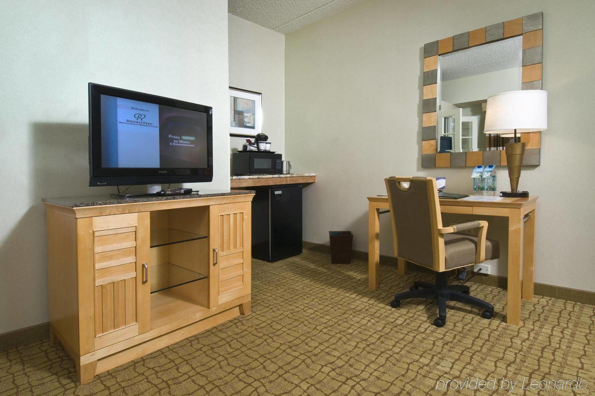 Doubletree By Hilton Hotel & Suites Τζέρσεϊ Εξωτερικό φωτογραφία